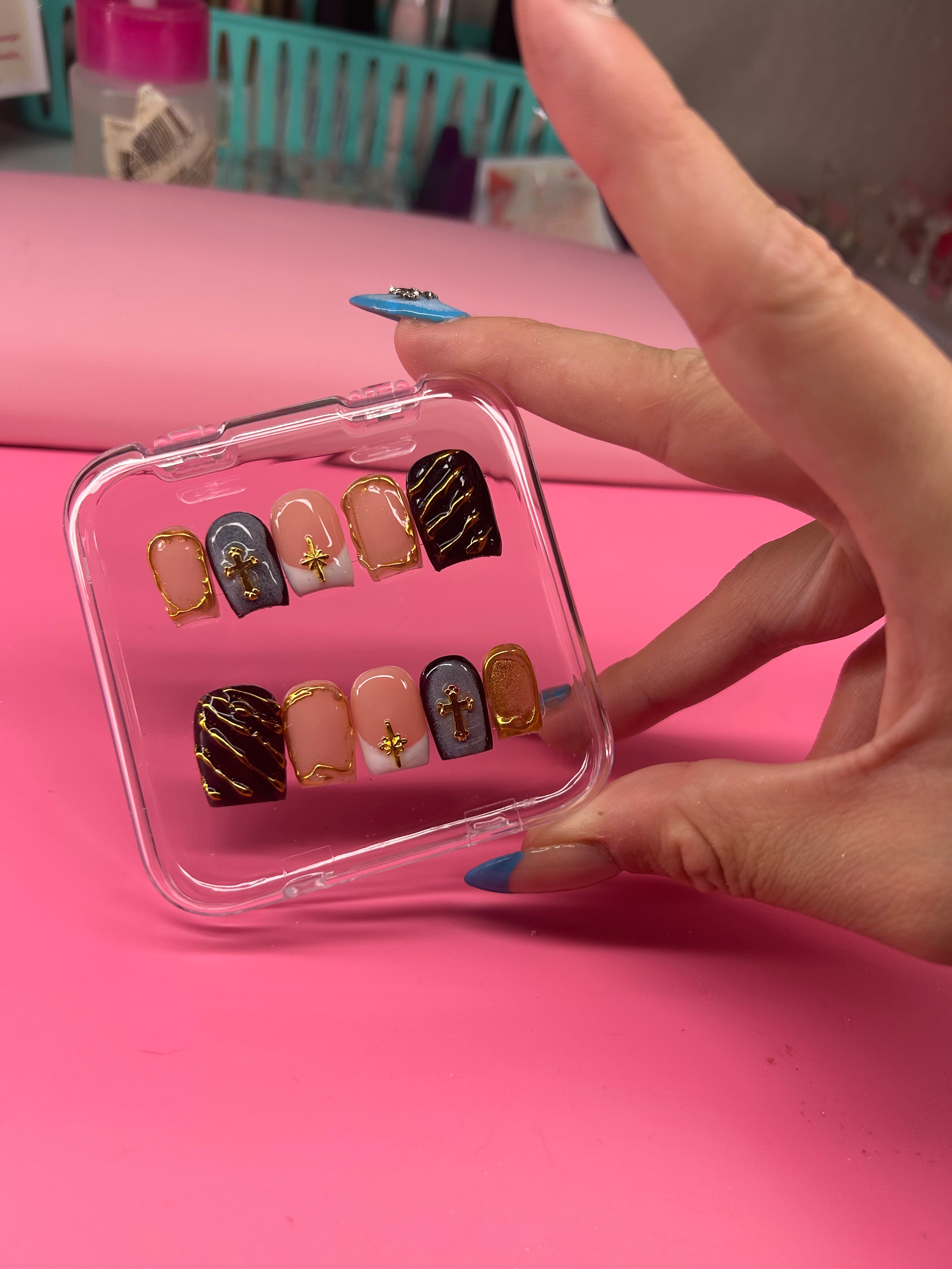 black gold bhaddie nails