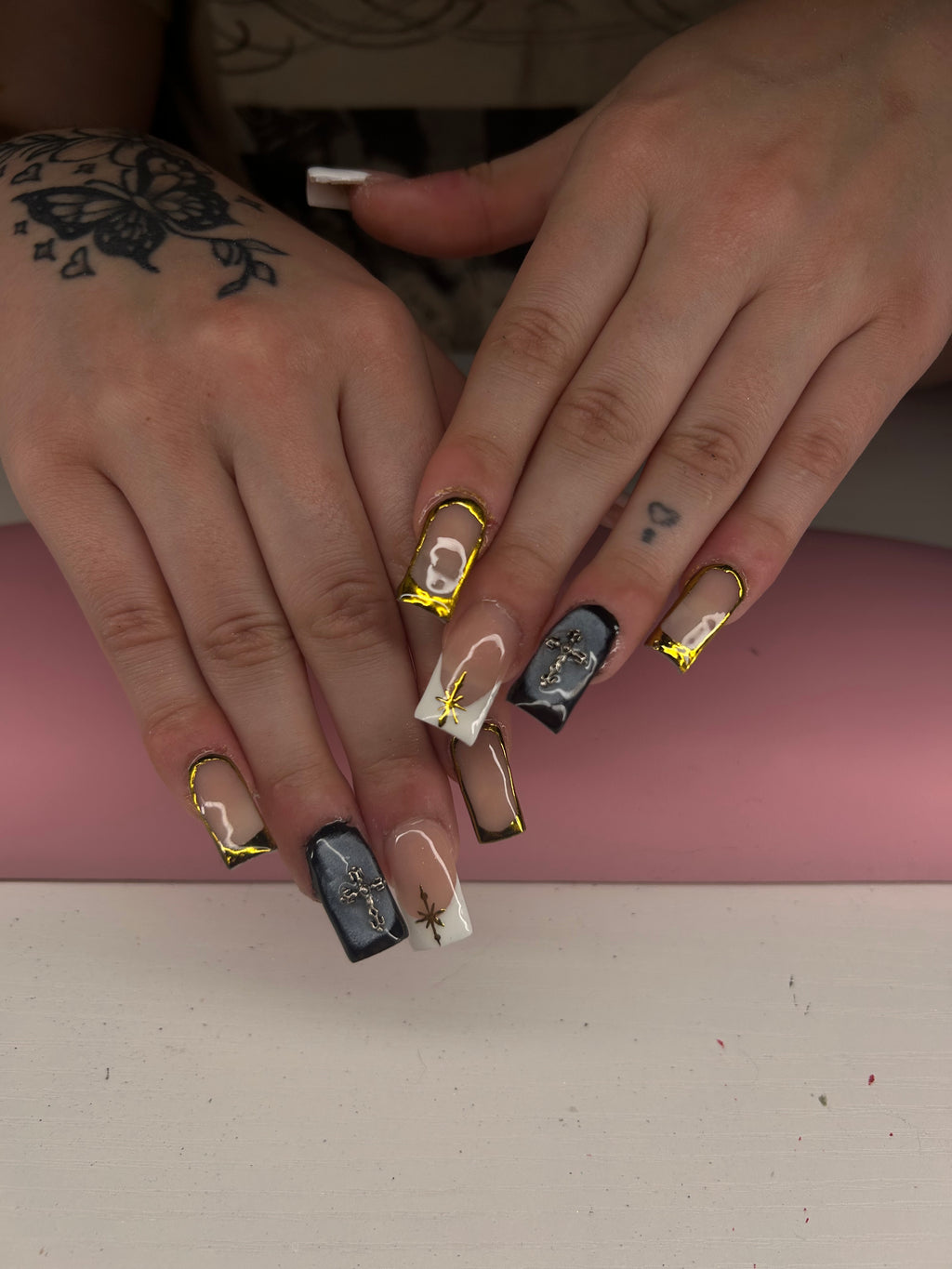 black gold bhaddie nails